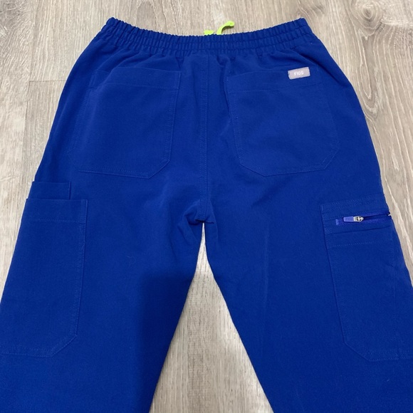 FIGS Yola Scrub Pants - Picture 5 of 6